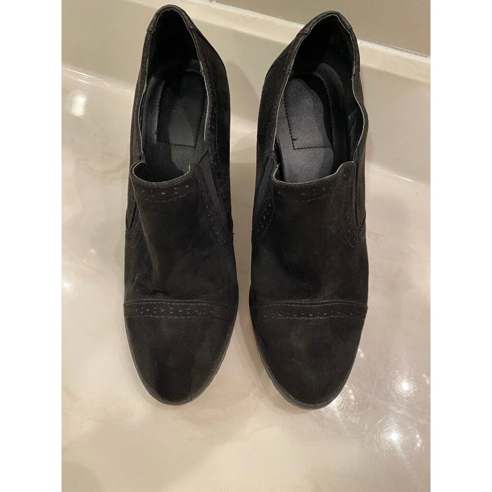 White Mountain Black Faux Suede Women’s‎ Size 10 M Bootie like Slip on Heels